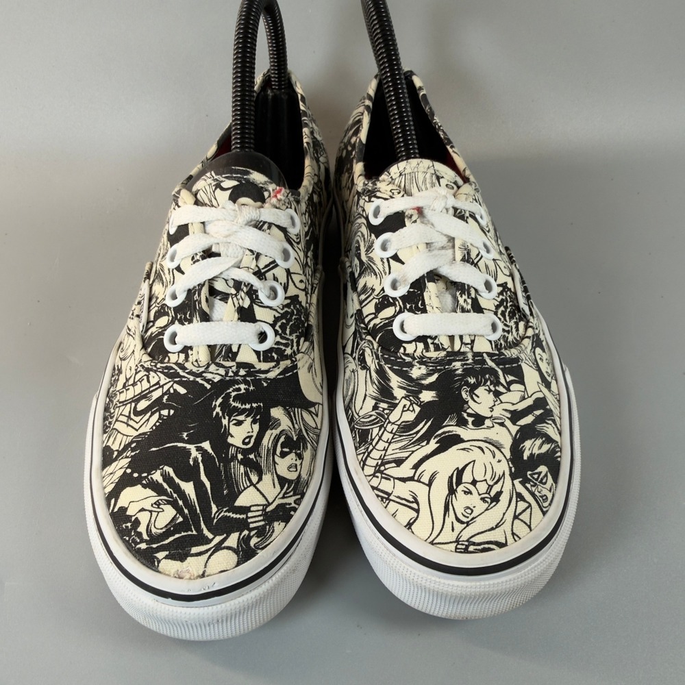 Vans Authentic Marvel Womens 7 Skate Shoes Low Lace Sneakers Superhero All‎ Over - Picture 3 of 16